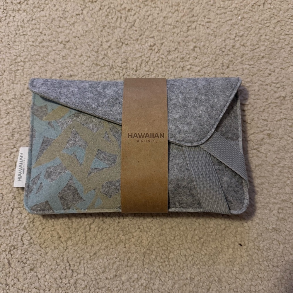 Hawaiian Airlines x Noho Home Travel Pouch